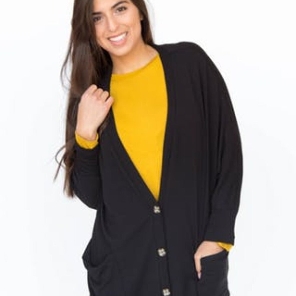 NWT Agnes and Dora Urban Cardi in Black Crepe